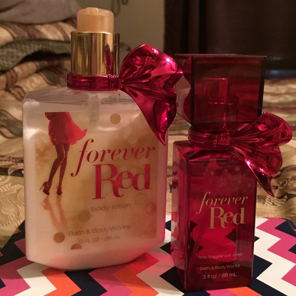 Forever Red Bath & Body set