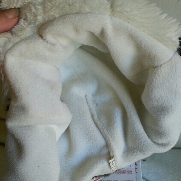 Beanie - Picture 3 of 4