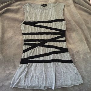 XXI medium top been worn once