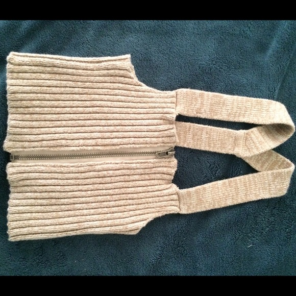 UO Zip up ribbed crop top