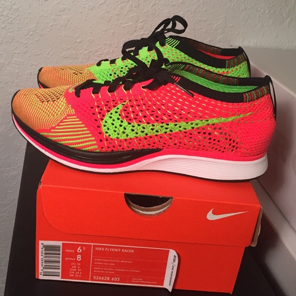 Nike Shoes - Nike Flyknit Racer