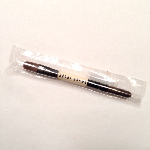 Bobbi Brown Other - Bobbi brown mini double concealer brush