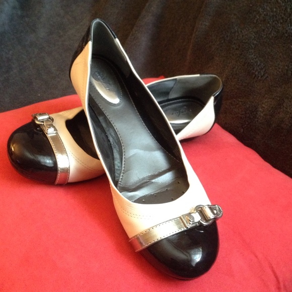 Alfani Step 'n flex Flats 8.5 8 1/2 ivory(?)/black