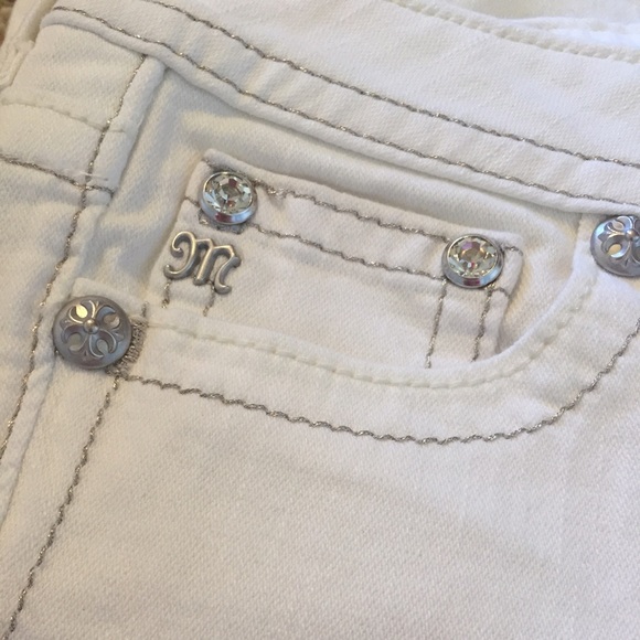 Brand new white boot cut Miss Me Jeans! - Picture 3 of 3