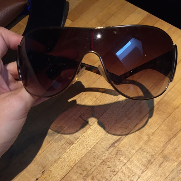 PRADA Tortoise Shell Sunglasses SPR 57L