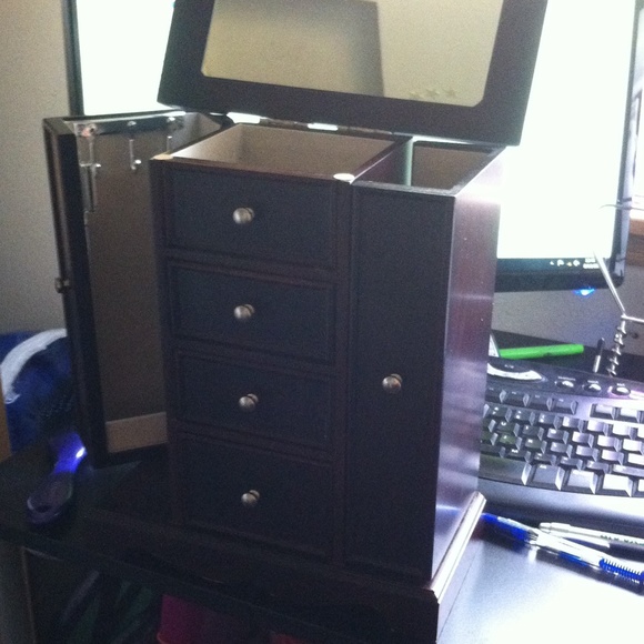 Jewelry Box - Picture 1 of 1