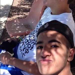 Meet your Posher, Hussein