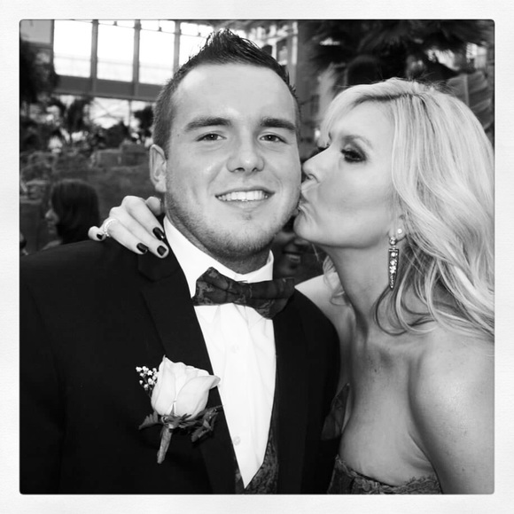 Meet The Posher ~ Dana - Picture 4 of 4