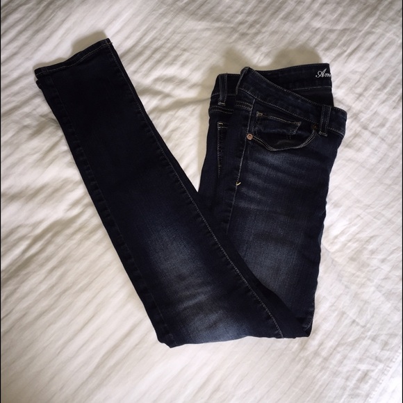 American Eagle dark wash skinny jeans