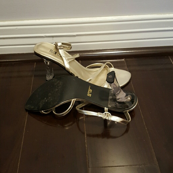 Heels - Picture 2 of 2