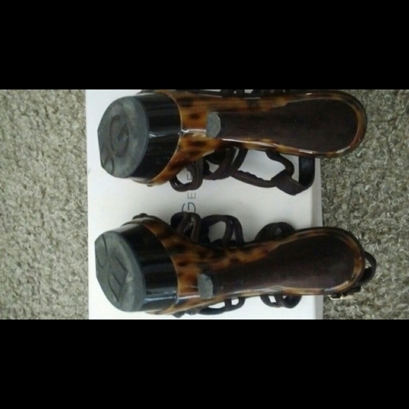 BCBG Chocolate Brown Platform Heels - Picture 2 of 3