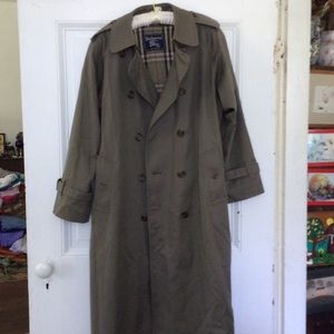 Burberrys trenchcoat, 14