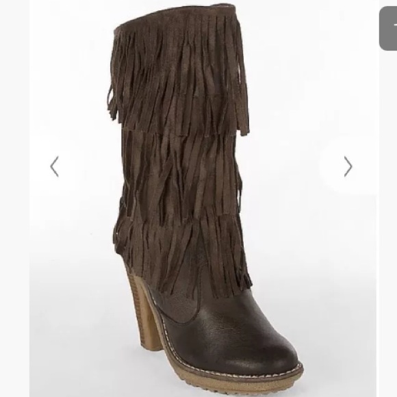Buckle fringe vintage boots Sz 8 MTNG $90 brown