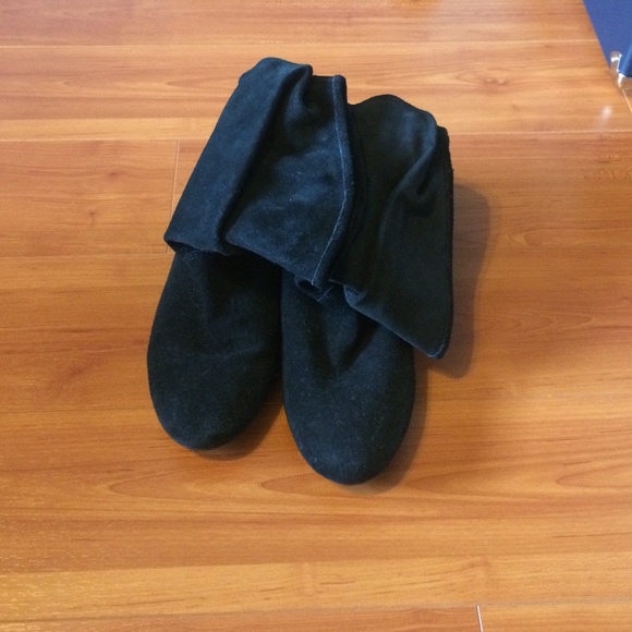 Black suede booties - Picture 2 of 2