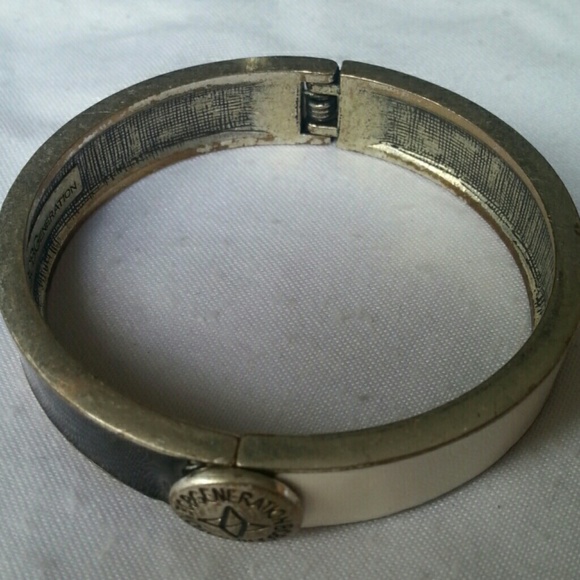 🎉3 for $15🎉 BCBGeneration Black & White Bracelet - Picture 3 of 3