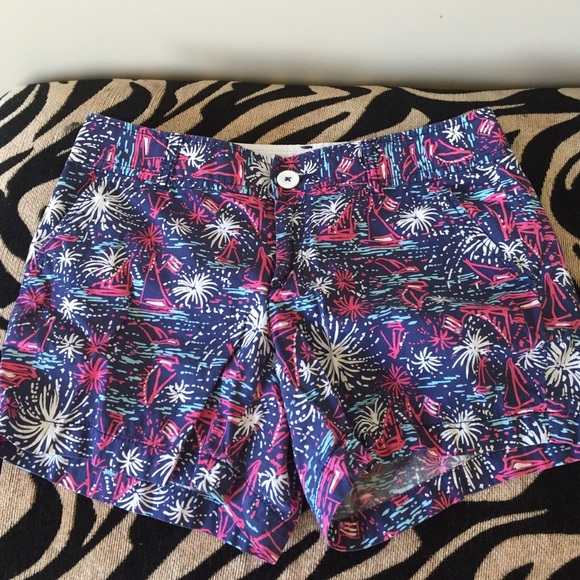 Lilly Pulitzer Callahan short in Sparks Fly