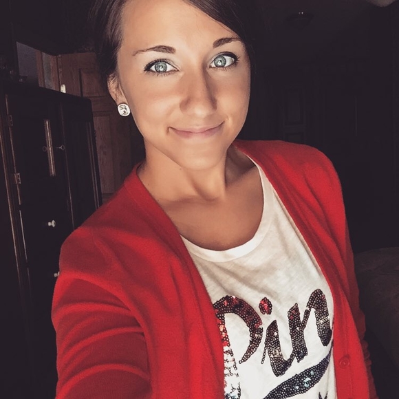 Meet your Posher, Elizabeth