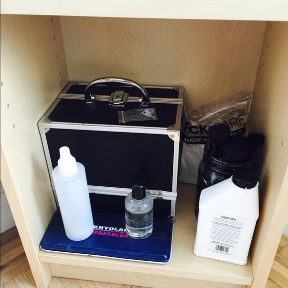 Makeup train case