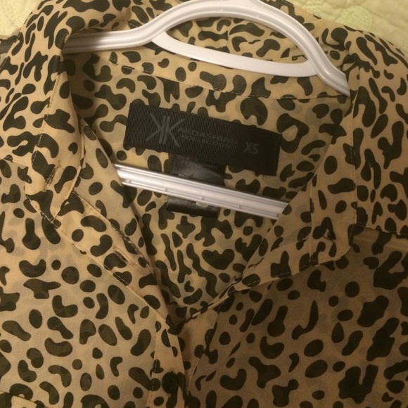 A cheetah button up shirt - Picture 2 of 2