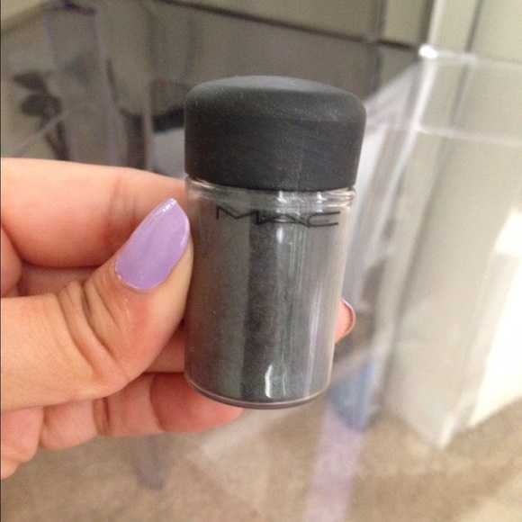 MAC LE Pigment
