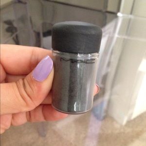MAC LE Pigment