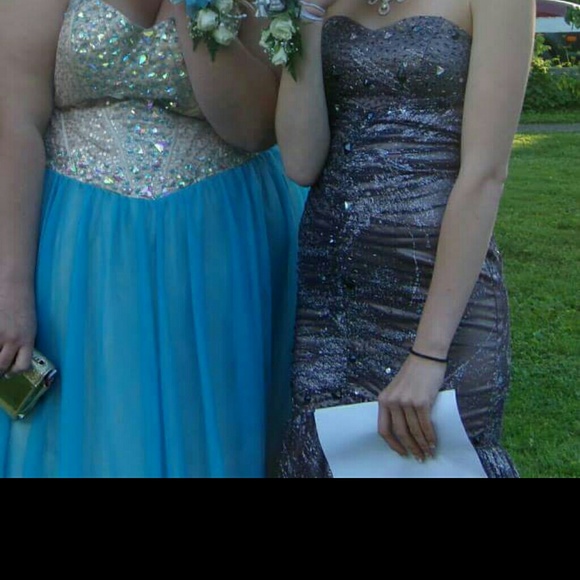 Prom dress !!! - Picture 2 of 3