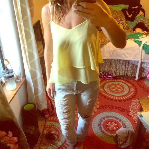 NWT💖Light Yellow Flouncy Tank 💗✨