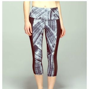 Lululemon hot to street crop pants