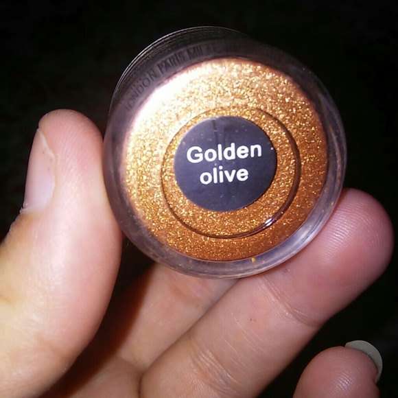 Makeup - Picture 2 of 2