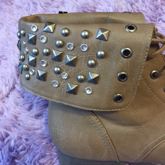 Tan combat boots - Picture 2 of 4