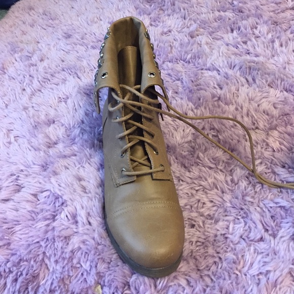 Tan combat boots - Picture 4 of 4