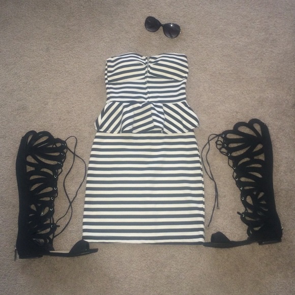 Strapless dress