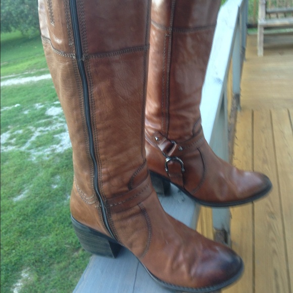 Golden brown leather boots - Picture 2 of 4
