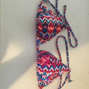 Roxy swimsuit top, size small!