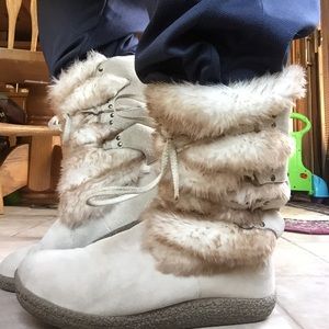 Faux fur boots