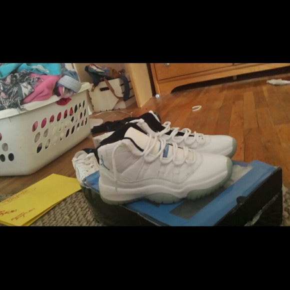 Jordan Shoes - Columbias Jordan 11s
