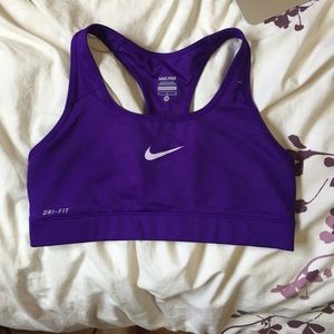 sports bra