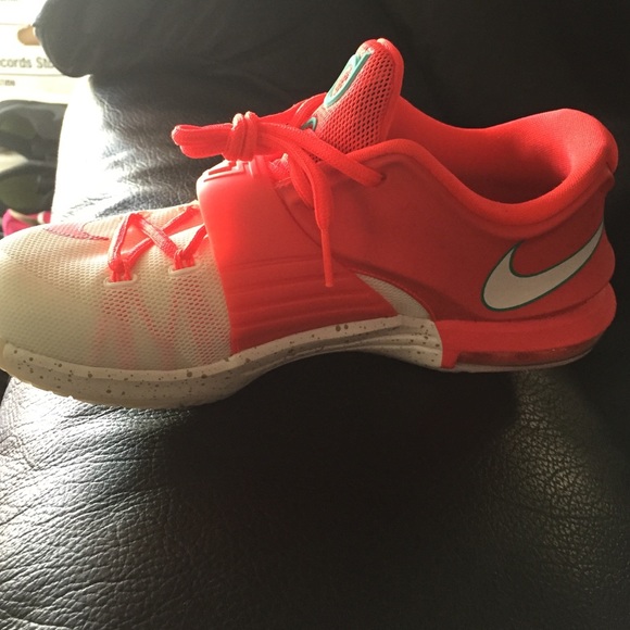 Kd 7 brand new with soles size 5y willing to trade - Picture 3 of 4