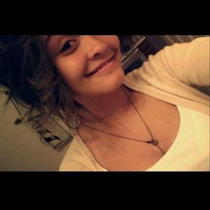 Meet your Posher, Carissa