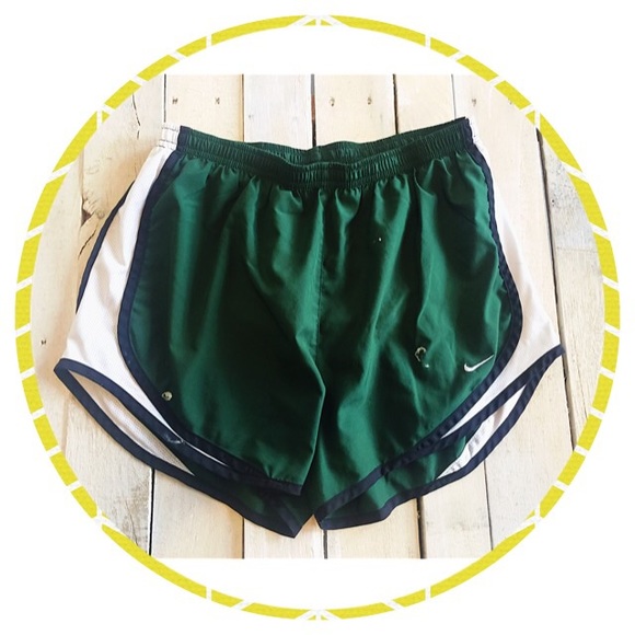 ⭐️PRE LOVED NIKE TEMPO WOMENS SHORTS SIZE M⭐️
