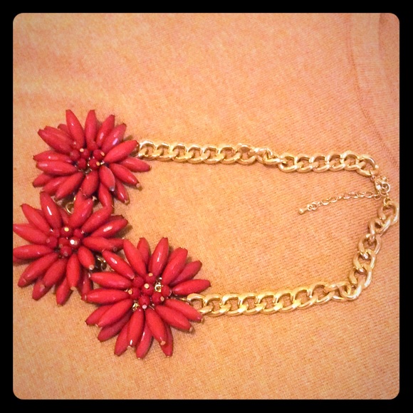 Statement necklace
