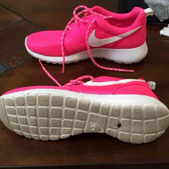 Bright pink roshes