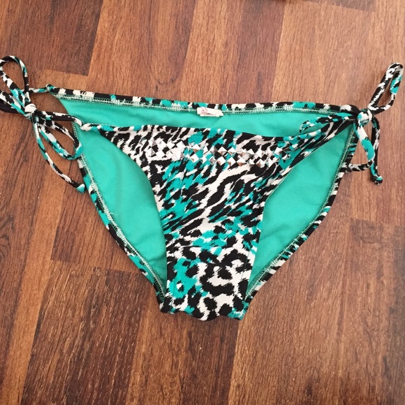 Bikini!!! - Picture 2 of 4