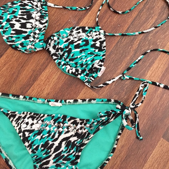 Bikini!!! - Picture 4 of 4