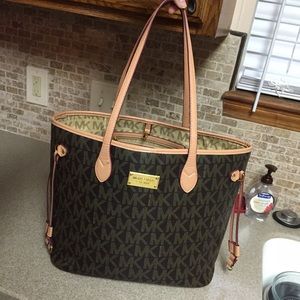 Michaeld kors purse