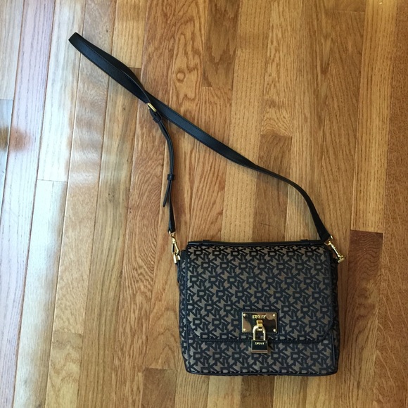 DKNY purse !
