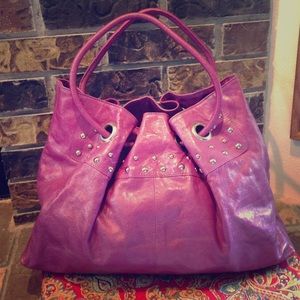Beautiful magenta leather handbag!!! 😍