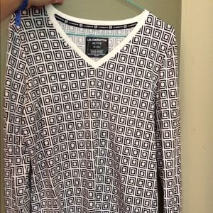 Long sleeve active wear shirt