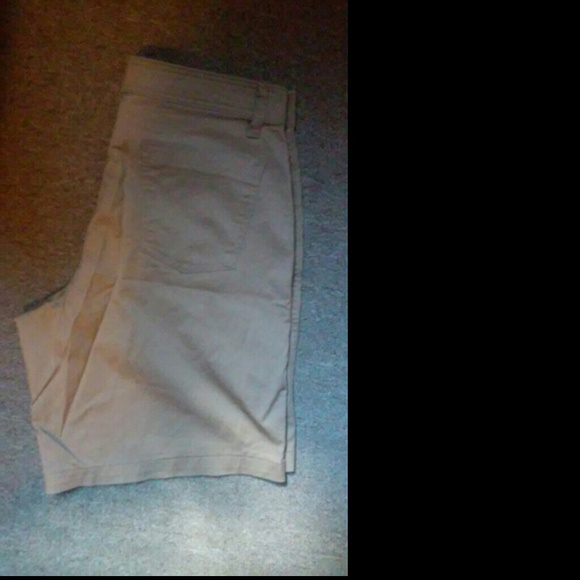 Short pants - Picture 2 of 3