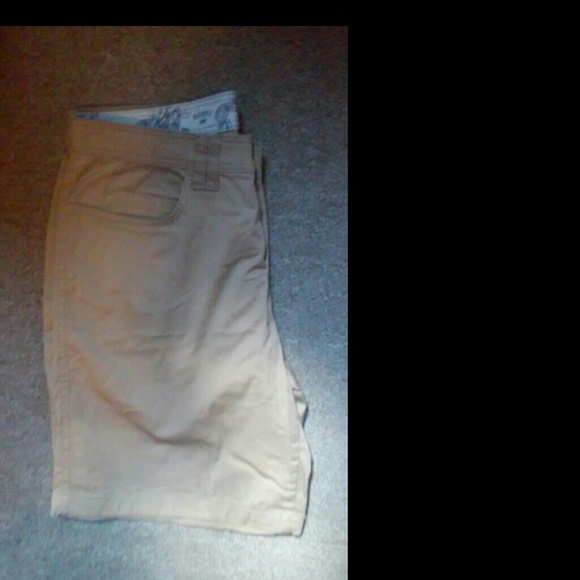 Short pants - Picture 3 of 3